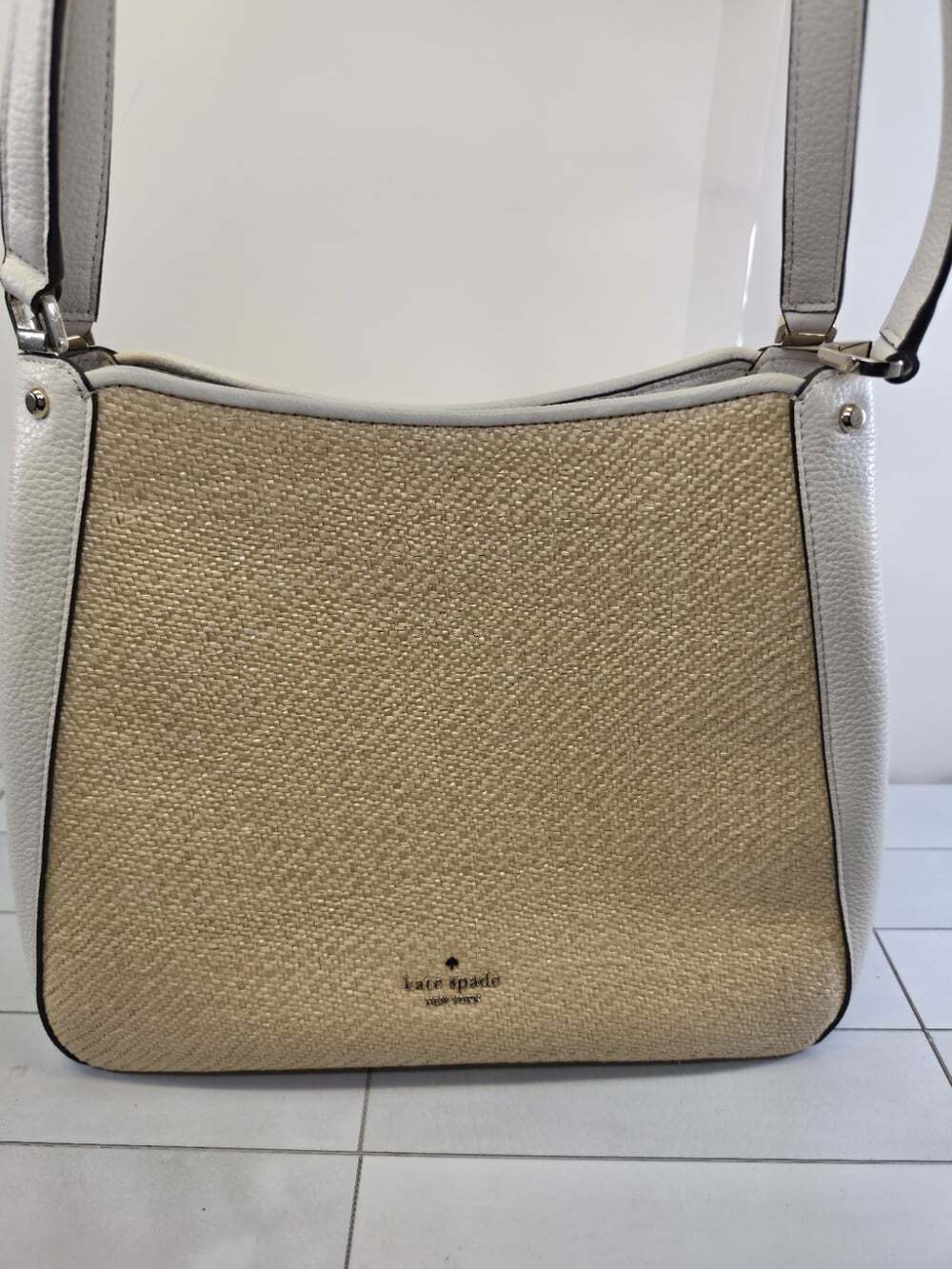 Kate spade Leila Straw and Leather Handbag - Triple Compartment - Gold Hardware - Picture 2 of 10